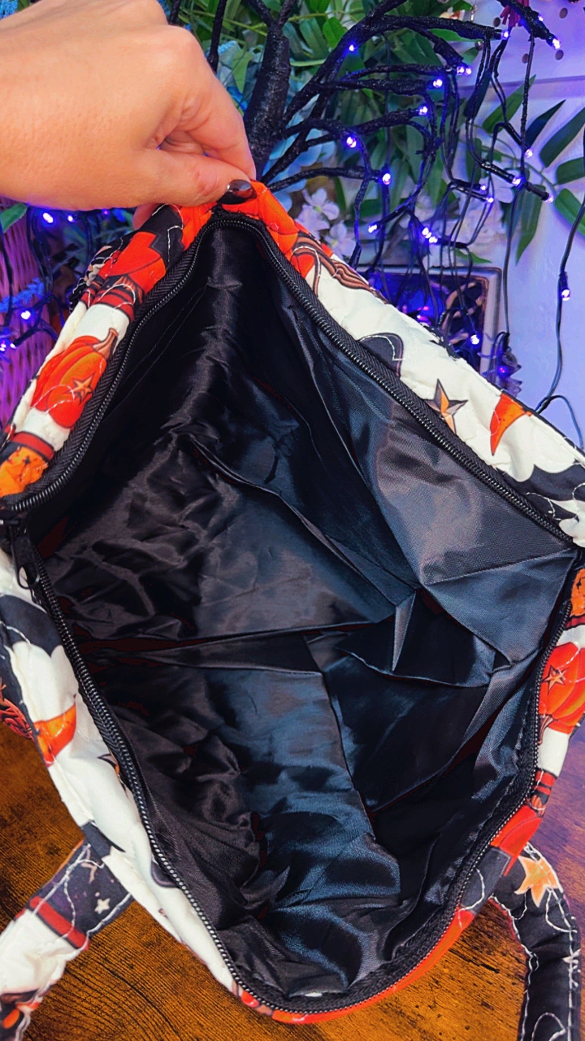 Quilted Halloween Pumpkin Tote | Bookstore Shopping Haul | Coffee Date